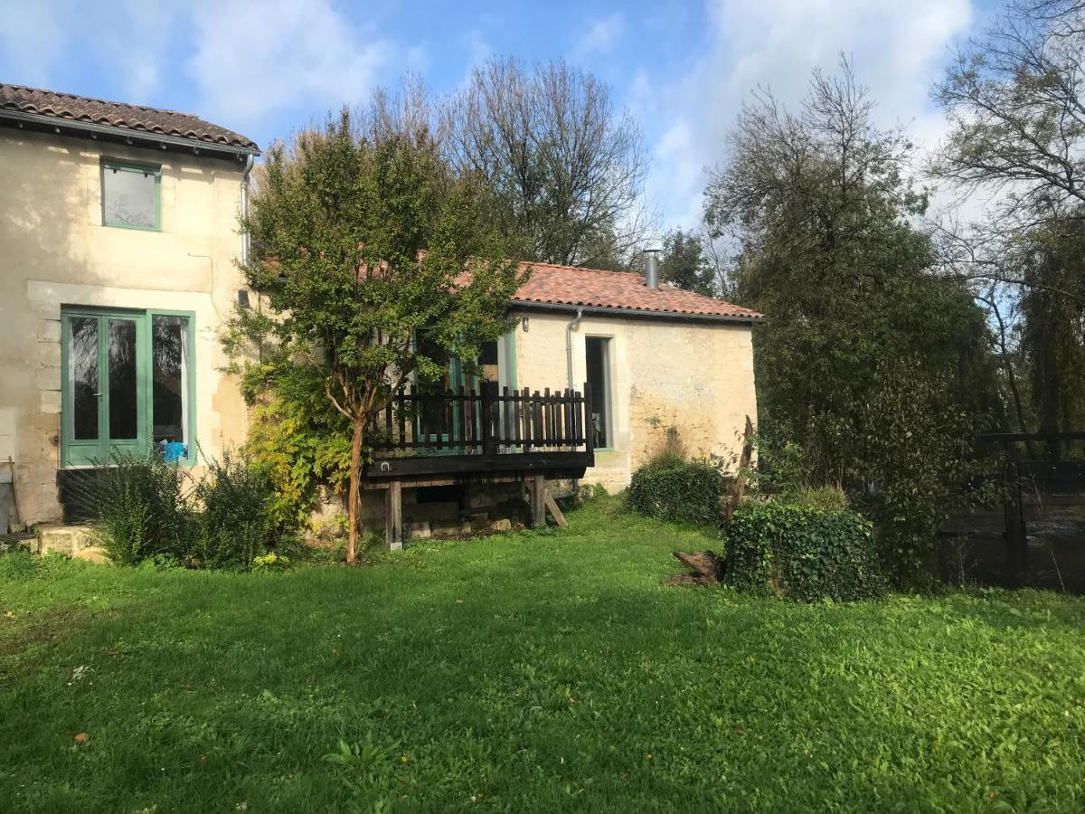 Ancien Moulin A Eau Sur La Seugne Apartment Mosnac  Exterior photo